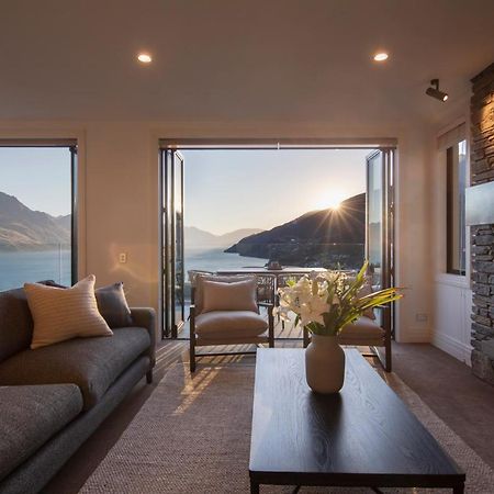 Picture Point Villa Queenstown Exterior photo